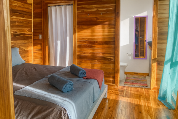 1F60EACB-B280-4C3D-8A53-E390445629DD